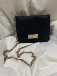 H&M黒のショルダーバッグ ゴールド金具