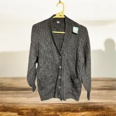 未使用保管品　ケーブルニット　Ｖネック　カーディガン
