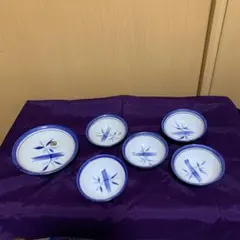 青い縁取りの植物模様皿 6枚セット