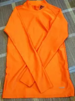 アディダス　アンダーシャツ