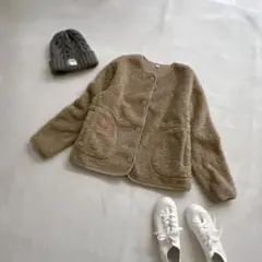UNIQLO ユニクロ　ノーカラー　ジャケット　ブルゾン　モコモコ　ベージュ