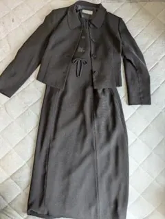 値下げ　フォーマル　刺繍　スーツ　ワンピース　ダークグレー ドレスセット　11号