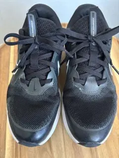 NIKE COSMIC RUNNER キッズスニーカー ブラック23㎝のサムネイル
