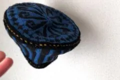 【ニット帽】青と黒の編み込みベレー帽