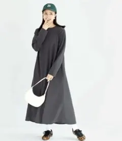 【エンボス加工 】長袖 Aラインワンピース チャコール　コカ