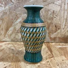 オリエンタルなデザイン 小さな置物