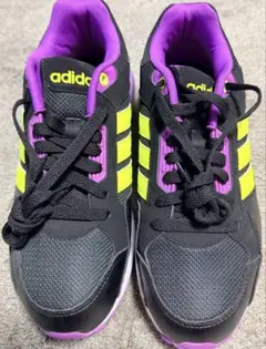 adidas スニーカー 24cm ブラック ネオンカラー 未使用 箱なし