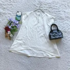 ミュー フレンチスリーブ ブラウス パール キーネック 白 F フェミニン 通勤のサムネイル