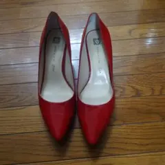 ANNE KLEIN 赤 パンプス　エナメル