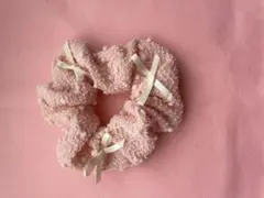 ピンクリボン付きヘアシュシュ