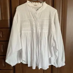 フリル　白ブラウス　フリーサイズ　ポワン袖　バルーン袖