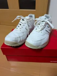 New Balance ホワイト スニーカー