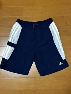 adidas男の子水着