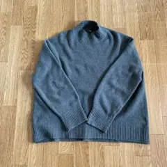 ユニクロ　濃いグリーン　スフレヤーンセーター