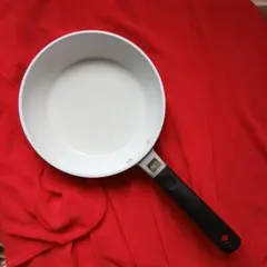 京セラ セラミックフライパンのサムネイル