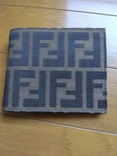 フェンディ ズッカ柄 2つ折財布 キャンバス