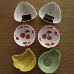 セリア　食器　おにぎり　チェリー　さくらんぼ　バナナ　アボカド　フルーツのサムネイル
