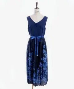 axes femme アクシーズファム 彼岸花柄プリーツジャンスカ(紺)