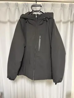 ブラックダウンジャケット フード付き