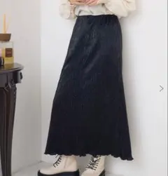 RETRO GIRL 箔プリント細プリーツスカート ブラック