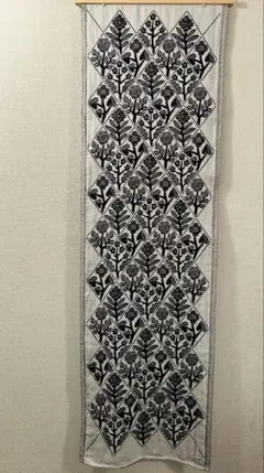 鹿児島睦　ラプアンカンクリ　テーブルランナー