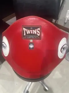 TWINS SPECIAL ボディミット Lサイズ 赤