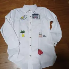 新品。刺繍入りホワイト長袖シャツ