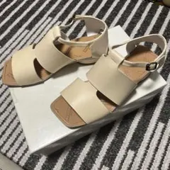 プラダ ホワイト シャークソール サンダル - メルカリ