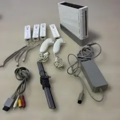 Nintendo Wii 本体 セット　リモコン4つ　ヌンチャク2つ他付属品あり
