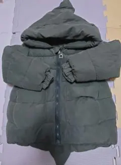 オリーブグリーン カーキ 恐竜 フード付き ダウン 90㎝ 100㎝