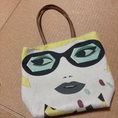 テレサカンビのトートバッグ　顔のサムネイル