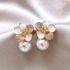【ピアス】パールピアス ゴールドピアス フラワーピアス 結婚式 パーティー