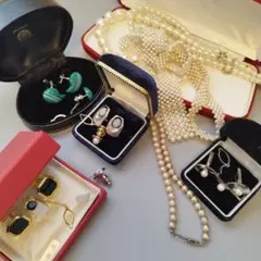 アクセサリー約３kg⭐️ まとめ売り　イミテーション　ネックレス　イヤリング他 2025年最新】イミテーションアクセサリーまとめ売りの人気アイテム