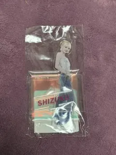 ME:I 飯田栞月 アクリルキーホルダー - メルカリ