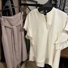 トップスとスカートの2点セット