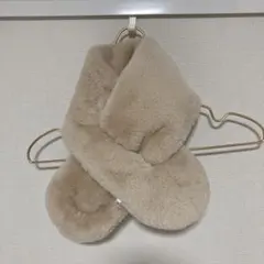 ★新品★マフラー ベージュ ファー風 パールボタン付き レディース 冬 大人