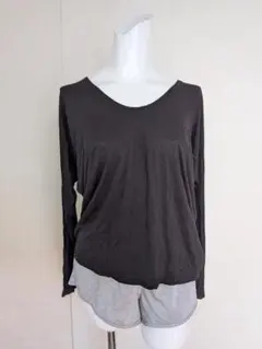 フォーエバー21　長袖Tシャツ　未使用品