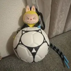 POPMART LABUBU サッカーボール型ポーチ ストラップ - メルカリ
