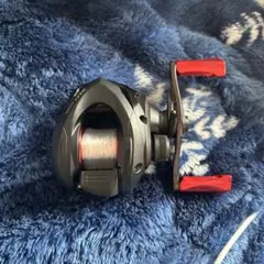 シマノ　ベイトリール ブラック/レッド