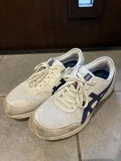 アシックススニーカー