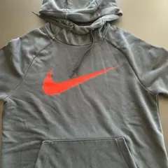 最終価格！Nike 黒 フード付きパーカー