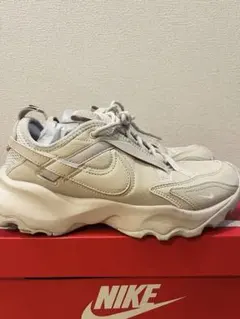 【即購入可】NIKE TC7900 スニーカー 25cm(箱あり) 2025年最新】nike tc7900 25の人気アイテム - メルカリ