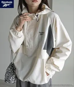 リーボック パーカー ジャージ 別注スモールベクター 刺繍 ナイロンアノラック