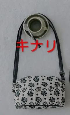 サマンサモスモス✿ノベルティ✿総刺しゅうポシェット