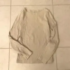 UNIQLO 長袖　トップス　ベージュ　仕事着　オフィスカジュアル