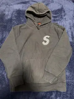 2026年最新】supreme sロゴ パーカー 18awの人気アイテム - メルカリ