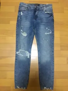 Bershka ダメージデニム