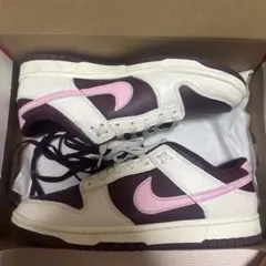 NIKE DUNK LOW バレンタイン