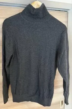 UNIQLO カシミヤタートルネックセーター　ダークグレー
