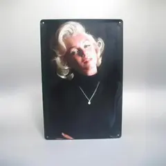 と*ん様 新品 マリリンモンロー ブリキ看板 アメリカン雑貨 /80/ レトロ
